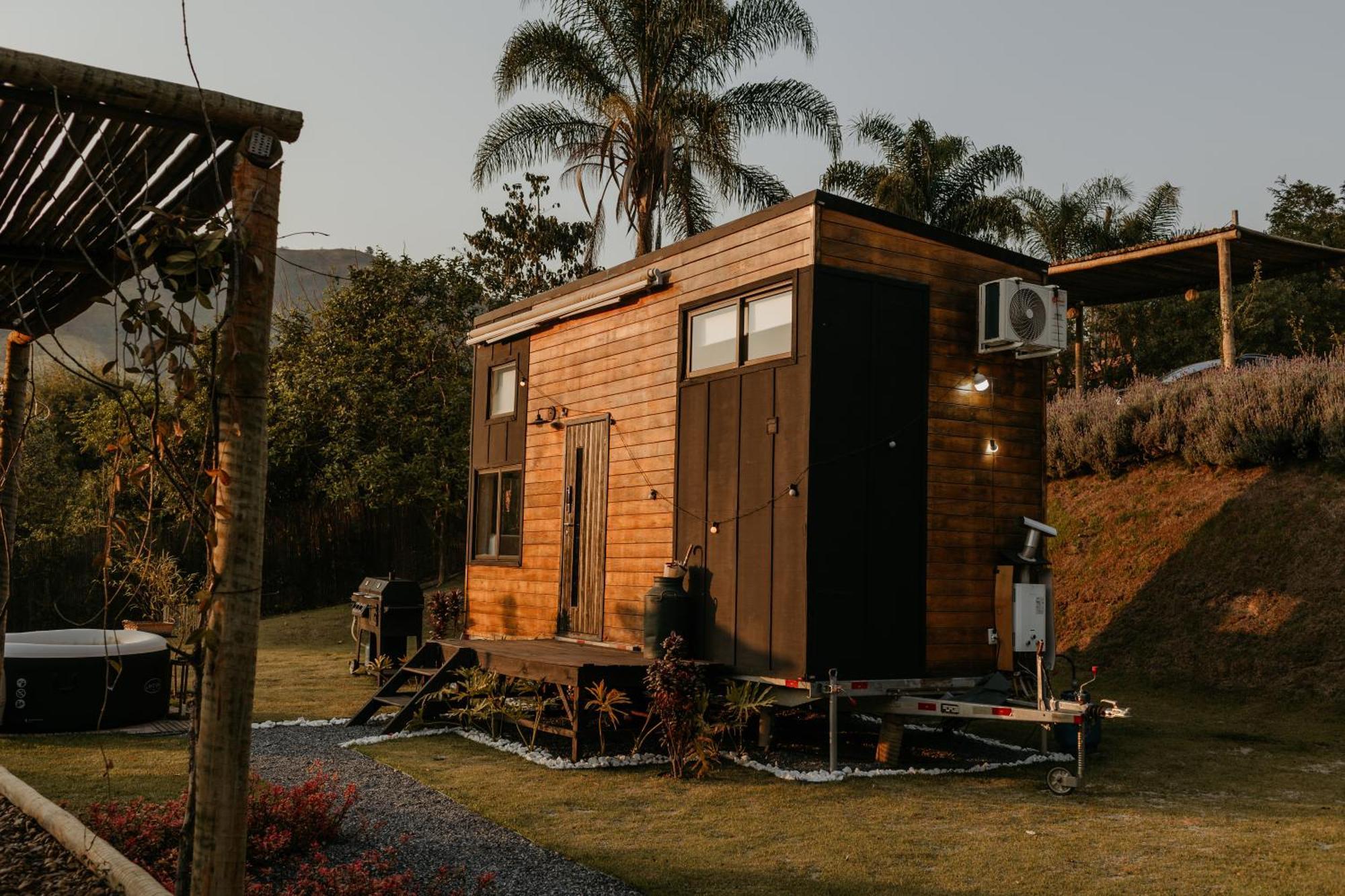 Dila's - 15 Min Outlet Catarina Lodge